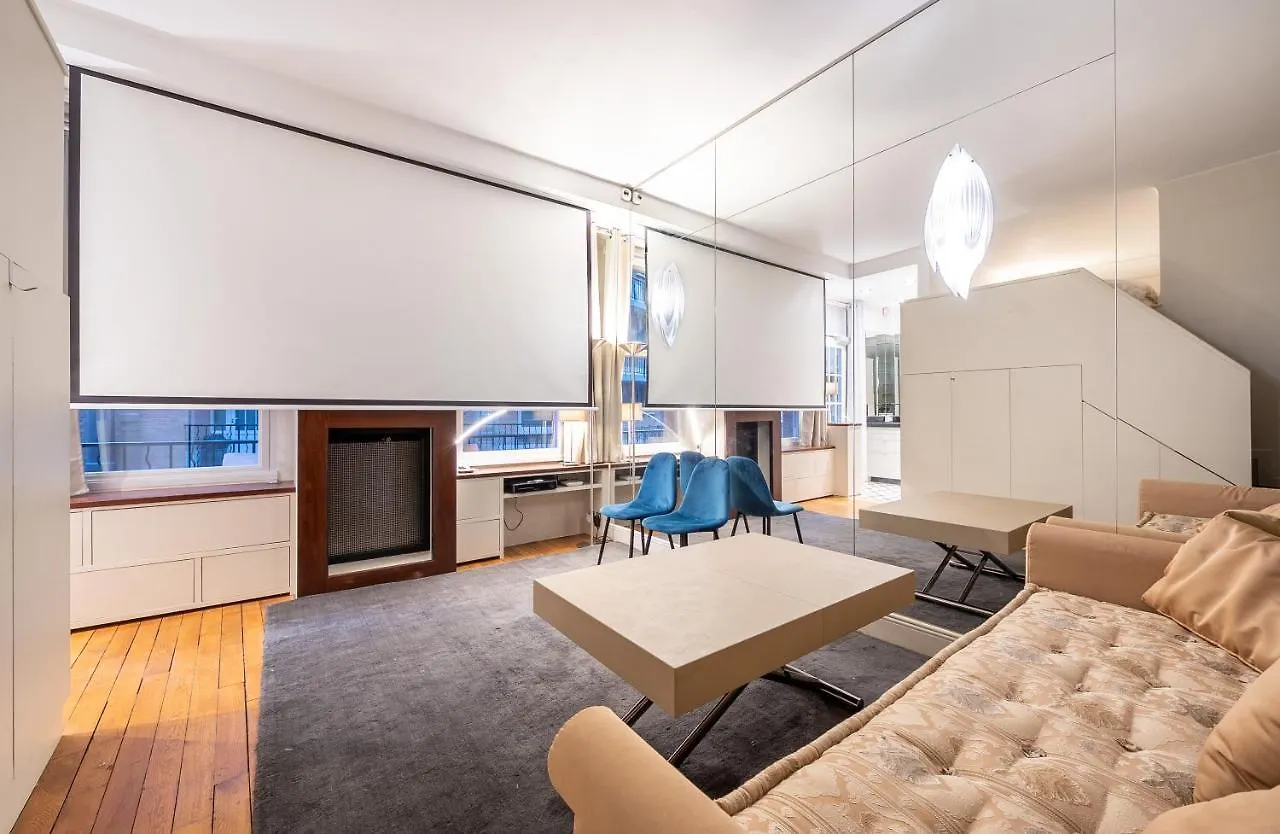 Elegant Studio Avec Mezzanine Porte Des Ternes Paris Apartamento